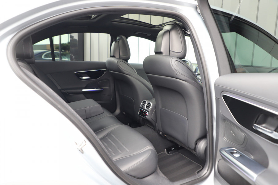 Mercedes-Benz C-Klasse 300e AMG | 313PK | Pano | Head-up | Keyless-go | Memory | Leder | Digital-light | Stoelverw. | Sfeerverlichting | 2022.