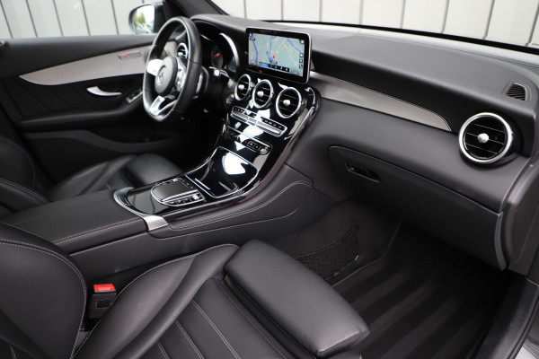 Mercedes-Benz GLC Coupé 300 AMG 4-Matic | 258PK | Schuifdak | Trekhaak | Led | Carplay | Distronic | Leder | Stoelverwarming | 2020.
