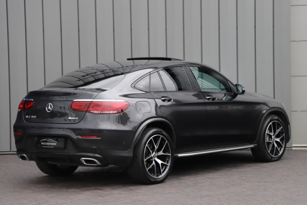 Mercedes-Benz GLC Coupé 300 AMG 4-Matic | 258PK | Schuifdak | Trekhaak | Led | Carplay | Distronic | Leder | Stoelverwarming | 2020.