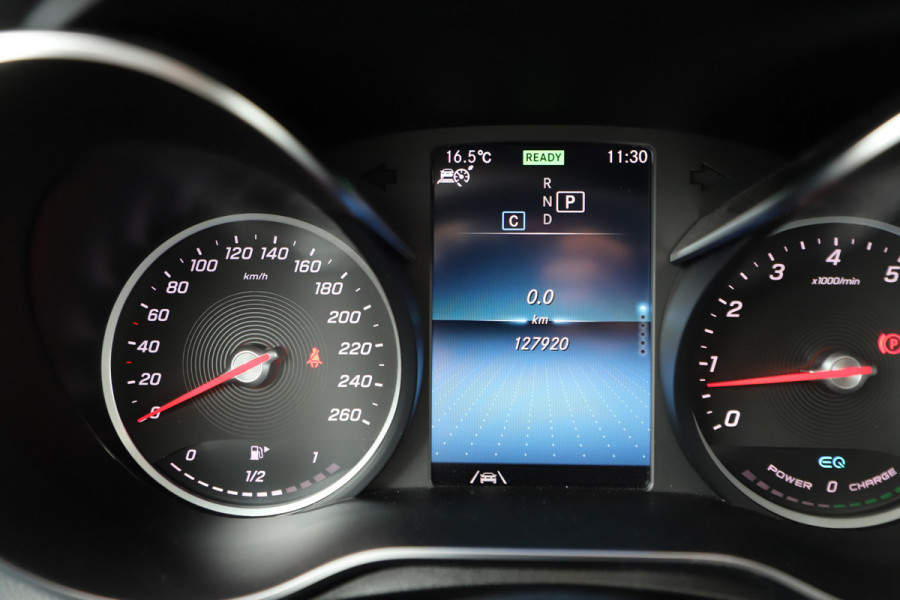 Mercedes-Benz GLC Coupé 300 AMG 4-Matic | 258PK | Schuifdak | Trekhaak | Led | Carplay | Distronic | Leder | Stoelverwarming | 2020.