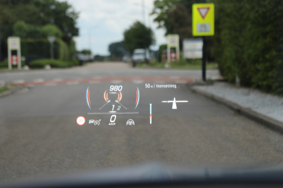 Mercedes-Benz C-Klasse AMG 63 S E Performance | 680PK | Head-up | Schaalstoelen | Carbon | Burmester | Sfeerverlichting | Track-pace | Stoelkoeling | 2