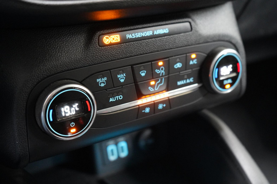 Ford FOCUS Wagon 1.0 EcoBoost 125pk Hybrid Active Business | Trekhaak | Carplay | B&O Sound | Camera | Zwart dak