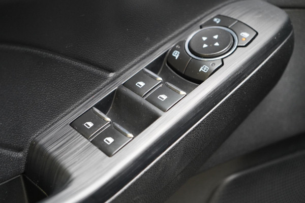 Ford Kuga 2.5 PHEV Titanium | SoH 96% | Panoramadak | Carplay | Stoelverwarming | Keyless | Lm velgen