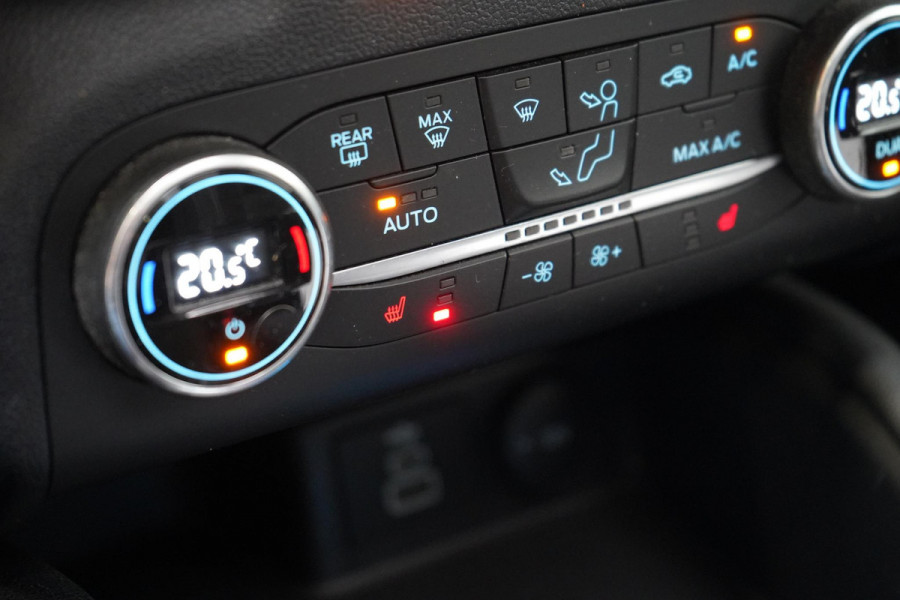Ford Kuga 2.5 PHEV Titanium | SoH 96% | Panoramadak | Carplay | Stoelverwarming | Keyless | Lm velgen