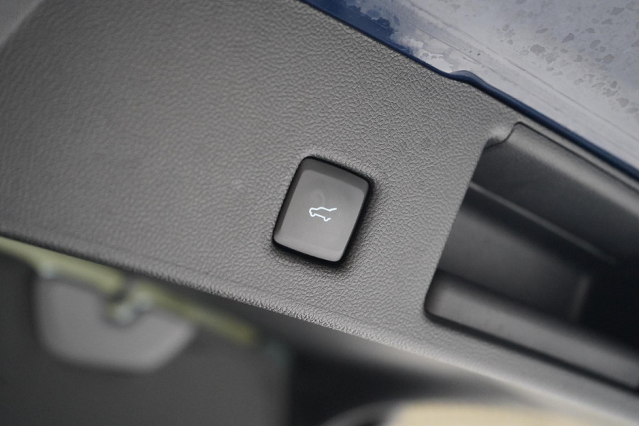 Ford Kuga 2.5 PHEV Titanium | SoH 96% | Panoramadak | Carplay | Stoelverwarming | Keyless | Lm velgen