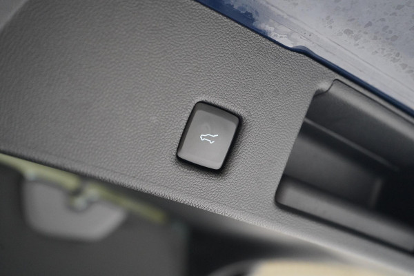 Ford Kuga 2.5 PHEV Titanium | SoH 96% | Panoramadak | Carplay | Stoelverwarming | Keyless | Lm velgen