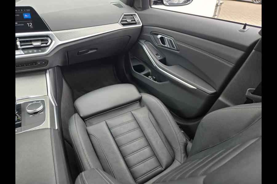 BMW 3 Serie Touring 320e Business Edition Plus NL-AUTO | LEDER | M-PAKKET| SOH 98%|