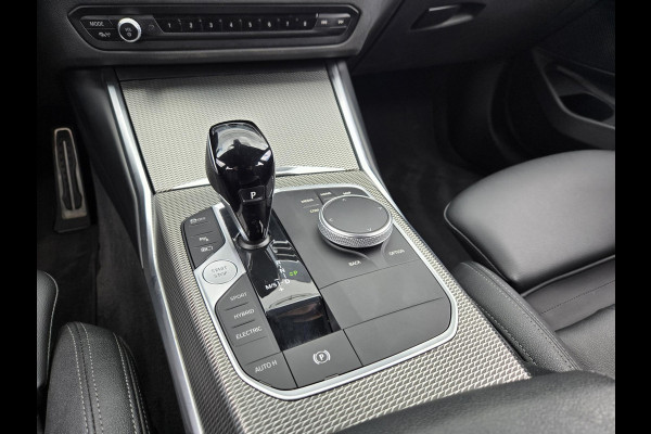 BMW 3 Serie Touring 320e Business Edition Plus NL-AUTO | LEDER | M-PAKKET| SOH 98%|