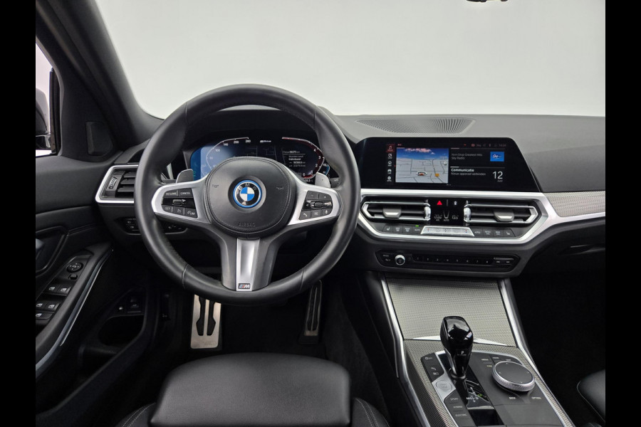 BMW 3 Serie Touring 320e Business Edition Plus NL-AUTO | LEDER | M-PAKKET| SOH 98%|