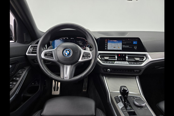 BMW 3 Serie Touring 320e Business Edition Plus NL-AUTO | LEDER | M-PAKKET| SOH 98%|
