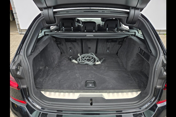 BMW 3 Serie Touring 320e Business Edition Plus NL-AUTO | LEDER | M-PAKKET| SOH 98%|