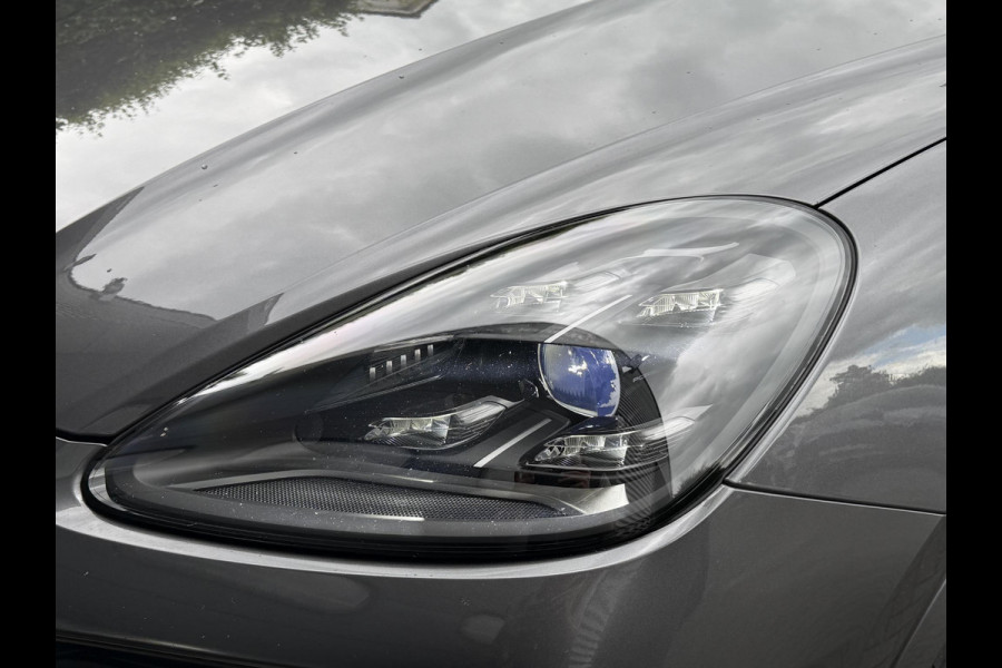 Porsche Cayenne 3.0 E-Hybrid Sport Chrono | 360* Camera | Luchtvering | Bose | Stoelventilatie/Verwarming | Elektrische Achterklep |
