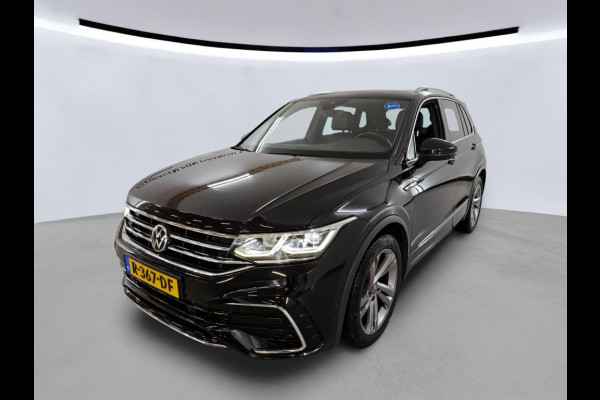 Volkswagen Tiguan 1.5 TSI 150pk DSG R-Line Business+ | Panoramadak | Trekhaak | Stoelverwarming | Keyless