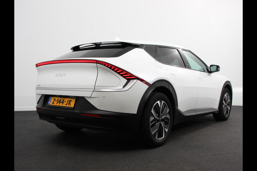 Kia Ev6 Light Edition Automaat 58 kWh Navigatie Apple Carplay Android Auto Camera Parkeersensoren achter Cruise Control Climate Control Lichtmetalen Velgen