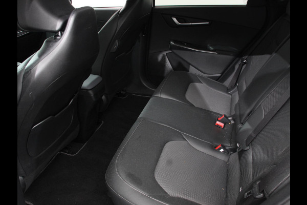 Kia Ev6 Light Edition Automaat 58 kWh Navigatie Apple Carplay Android Auto Camera Parkeersensoren achter Cruise Control Climate Control Lichtmetalen Velgen