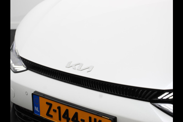 Kia Ev6 Light Edition Automaat 58 kWh Navigatie Apple Carplay Android Auto Camera Parkeersensoren achter Cruise Control Climate Control Lichtmetalen Velgen