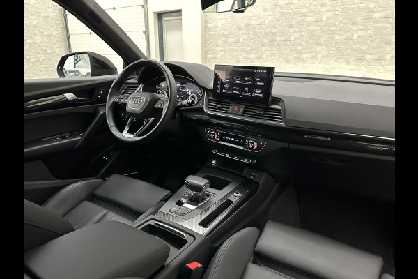 Audi Q5 50 TFSI e 300PK | Luchtvering | B&O Sound | Leder | Carbon | Sportstoelen | Carplay | 11-2022 | Zwarte Hemel | Standkachel | Stoelverwarming | 3-Zone Clima | Black-Optic | Zonwering | Virtual Cockpit | LED | Autom. Achterklep | Bovag Garantie |