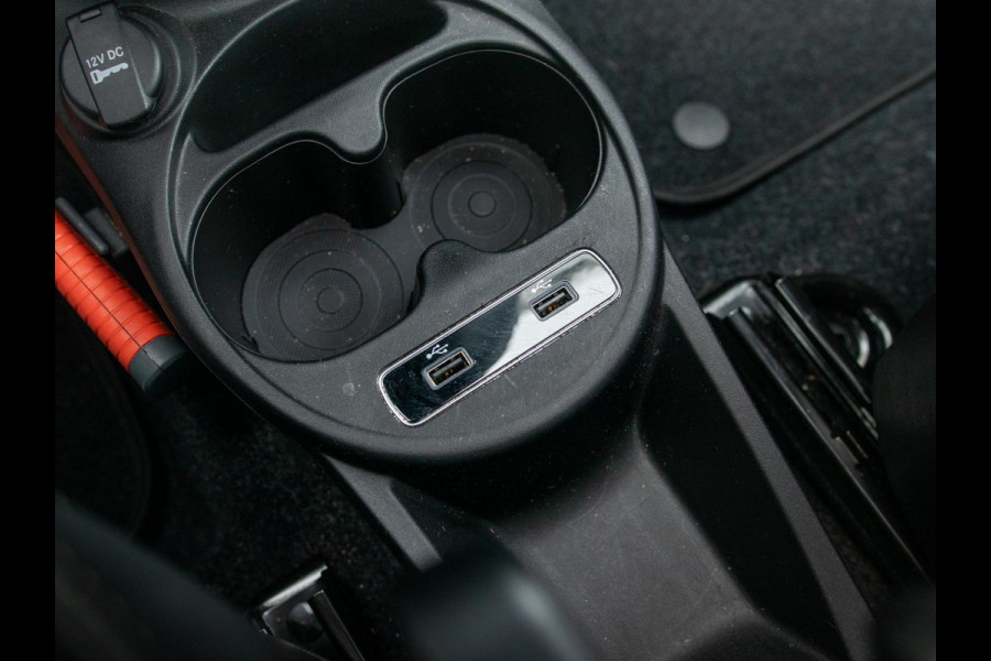 Fiat 500 Hybrid Dolcevita | Airco | Cruise | 15" | Schuif/Kanteldak | PDC | Apple Carplay