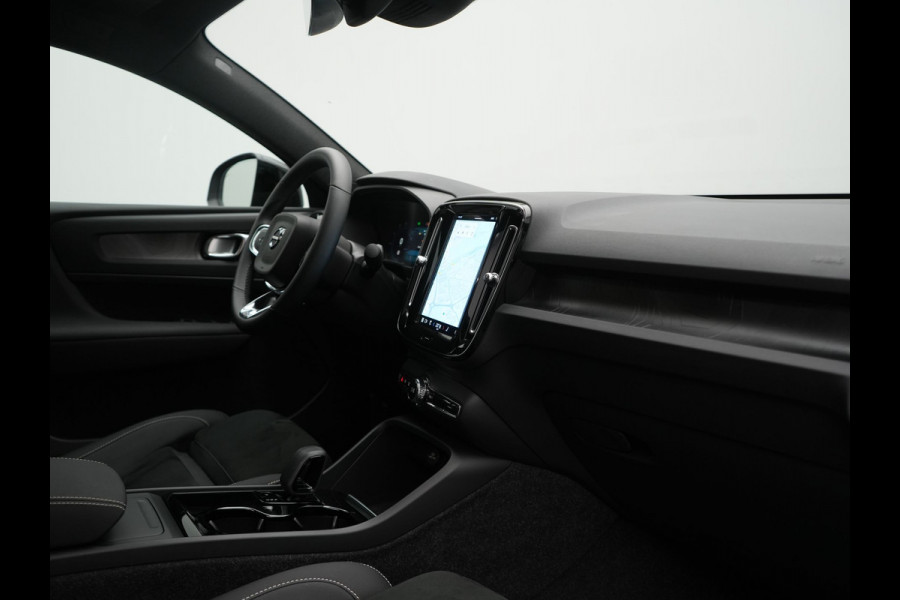 Volvo C40 Plus Recharge Pure Electric 69 kWh 231pk Dealer O.H. | Trekhaak Af Fabriek | Panodak | Adaptive Cruise | Camera | Alcantara Sportstoelen & Stuur Verwarmd | Keyless | Blis | Google Assistent | Apple Carplay | DAB |