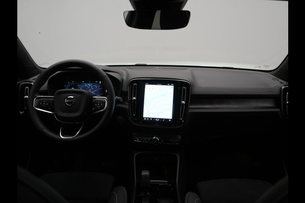Volvo C40 Plus Recharge Pure Electric 69 kWh 231pk Dealer O.H. | Trekhaak Af Fabriek | Panodak | Adaptive Cruise | Camera | Alcantara Sportstoelen & Stuur Verwarmd | Keyless | Blis | Google Assistent | Apple Carplay | DAB |