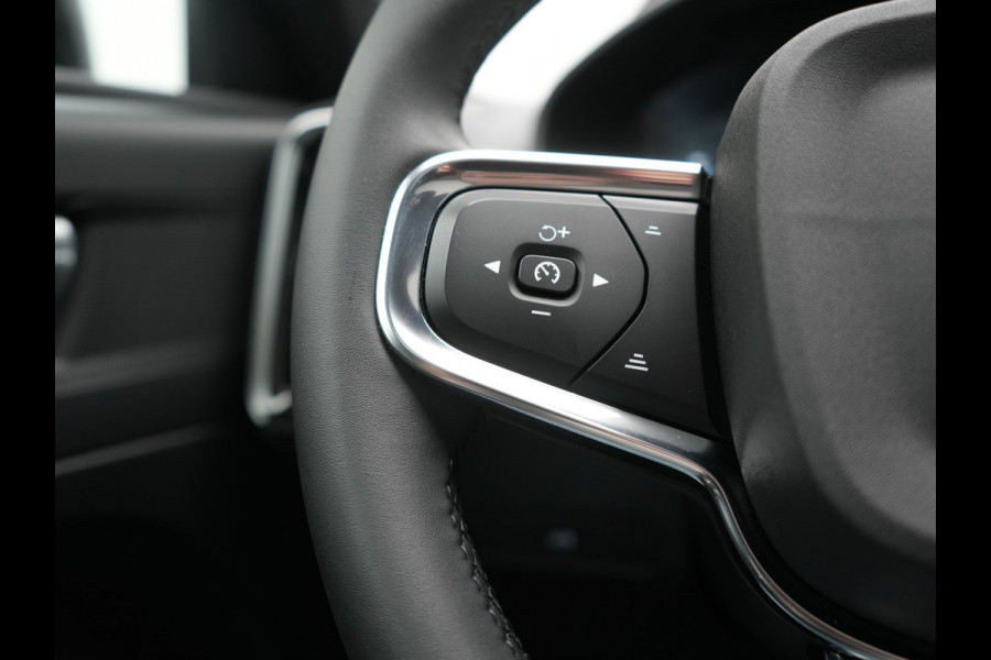 Volvo C40 Plus Recharge Pure Electric 69 kWh 231pk Dealer O.H. | Trekhaak Af Fabriek | Panodak | Adaptive Cruise | Camera | Alcantara Sportstoelen & Stuur Verwarmd | Keyless | Blis | Google Assistent | Apple Carplay | DAB |