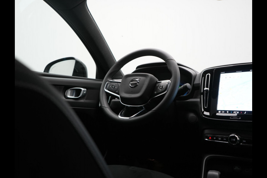 Volvo C40 Plus Recharge Pure Electric 69 kWh 231pk Dealer O.H. | Trekhaak Af Fabriek | Panodak | Adaptive Cruise | Camera | Alcantara Sportstoelen & Stuur Verwarmd | Keyless | Blis | Google Assistent | Apple Carplay | DAB |