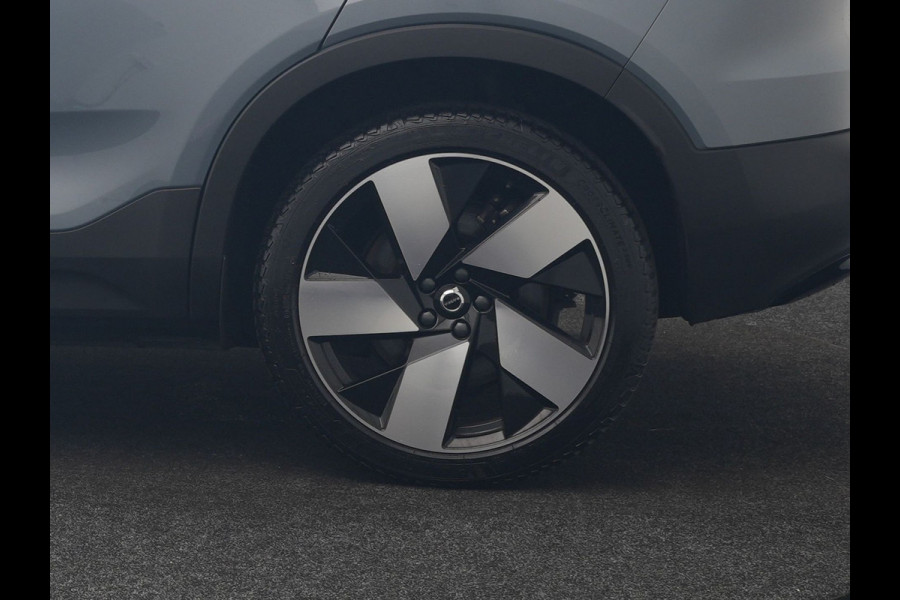 Volvo C40 Plus Recharge Pure Electric 69 kWh 231pk Dealer O.H. | Trekhaak Af Fabriek | Panodak | Adaptive Cruise | Camera | Alcantara Sportstoelen & Stuur Verwarmd | Keyless | Blis | Google Assistent | Apple Carplay | DAB |