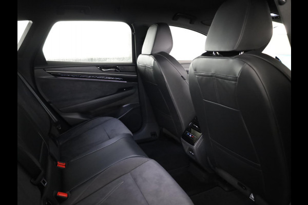 Volkswagen ID.7 Limited Edition Plus 77 kWh accu 210 kW / 286 PK V / Trekhaak / Massage / Carplay