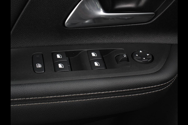 Opel Mokka-e Ultimate 50-kWh Navigatie Apple Carplay/Android Auto Adaptieve Cruise Control Parkeersensoren Camera Stoel-en stuurwielverwarming Virtual Cockpit Full LED