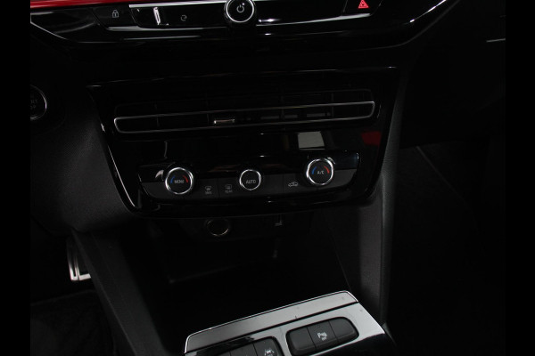 Opel Mokka-e Ultimate 50-kWh Navigatie Apple Carplay/Android Auto Adaptieve Cruise Control Parkeersensoren Camera Stoel-en stuurwielverwarming Virtual Cockpit Full LED