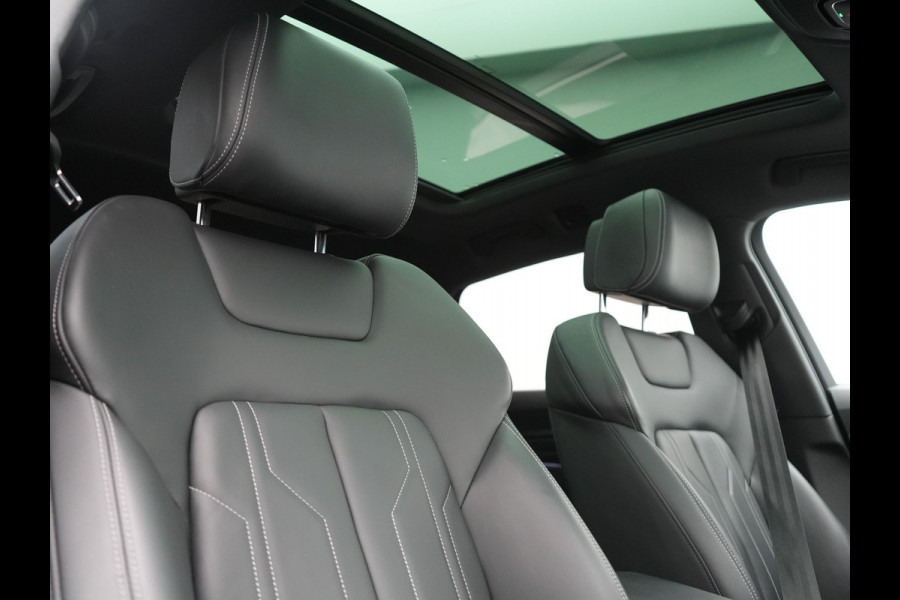 Audi Q8 e-tron 55 Quattro S Edition 114 kWh 408pk Dealer O.H. | Panodak | Luchtvering | Adaptive Cruise | Head Up | Bang & Olufsen | 360 Camera | Lederen Sportstoelen Verwarmd | Matrix LED | Keyless | Apple Carplay | Navigatie | DAB |