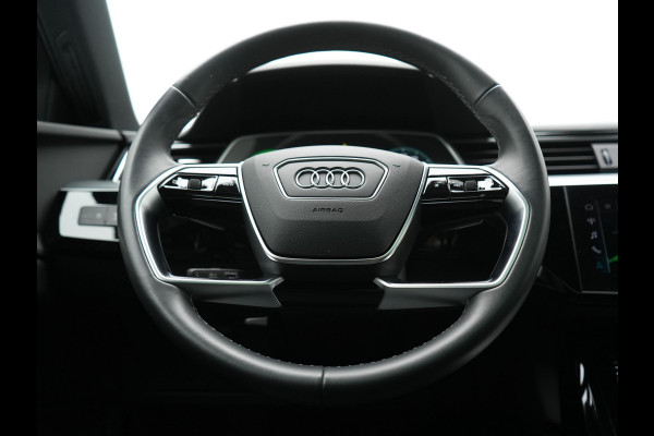 Audi Q8 e-tron 55 Quattro S Edition 114 kWh 408pk Dealer O.H. | Panodak | Luchtvering | Adaptive Cruise | Head Up | Bang & Olufsen | 360 Camera | Lederen Sportstoelen Verwarmd | Matrix LED | Keyless | Apple Carplay | Navigatie | DAB |