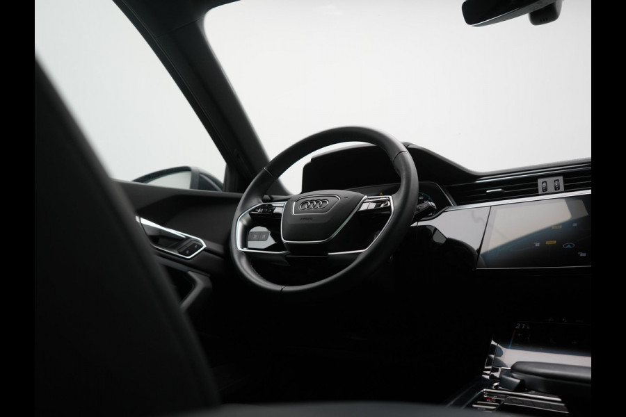 Audi Q8 e-tron 55 Quattro S Edition 114 kWh 408pk Dealer O.H. | Panodak | Luchtvering | Adaptive Cruise | Head Up | Bang & Olufsen | 360 Camera | Lederen Sportstoelen Verwarmd | Matrix LED | Keyless | Apple Carplay | Navigatie | DAB |