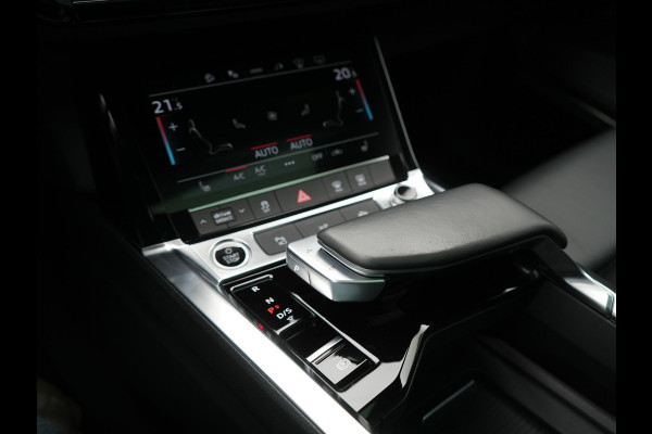 Audi Q8 e-tron 55 Quattro S Edition 114 kWh 408pk Dealer O.H. | Panodak | Luchtvering | Adaptive Cruise | Head Up | Bang & Olufsen | 360 Camera | Lederen Sportstoelen Verwarmd | Matrix LED | Keyless | Apple Carplay | Navigatie | DAB |