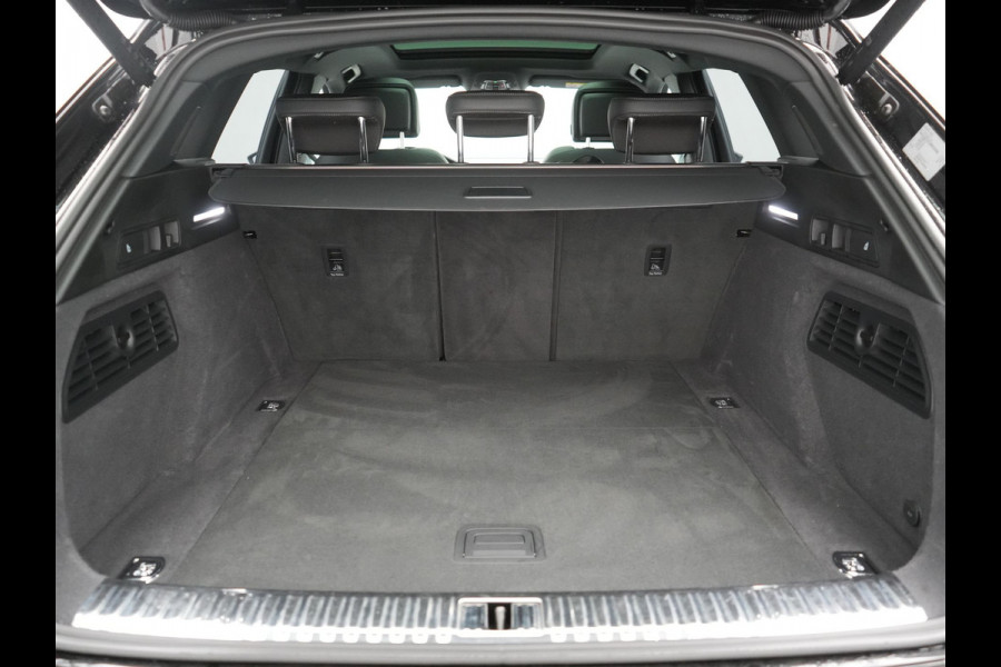Audi Q8 e-tron 55 Quattro S Edition 114 kWh 408pk Dealer O.H. | Panodak | Luchtvering | Adaptive Cruise | Head Up | Bang & Olufsen | 360 Camera | Lederen Sportstoelen Verwarmd | Matrix LED | Keyless | Apple Carplay | Navigatie | DAB |