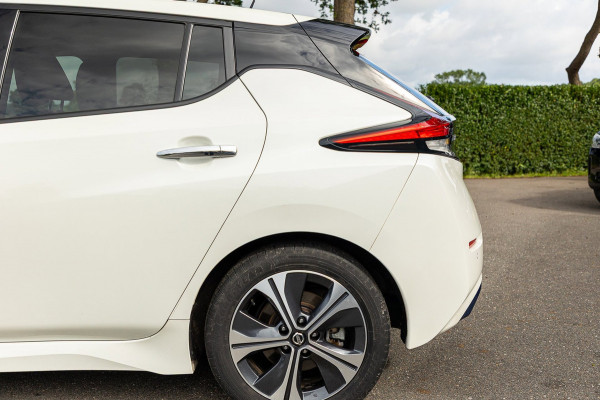 Nissan Leaf Tekna 40 kWh Soh 85% I Camera I Bose I Adaptive Cruise I Stoel & stuurverwarming I Android I Apple I Parkeersensoren