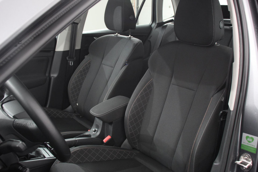 Škoda Kamiq 1.0 TSI DSG Ambition Adaptive Cruise Control Trekhaak DAB Stoelverwarming Apple Carplay/Android Auto Lichtmetalen Velgen