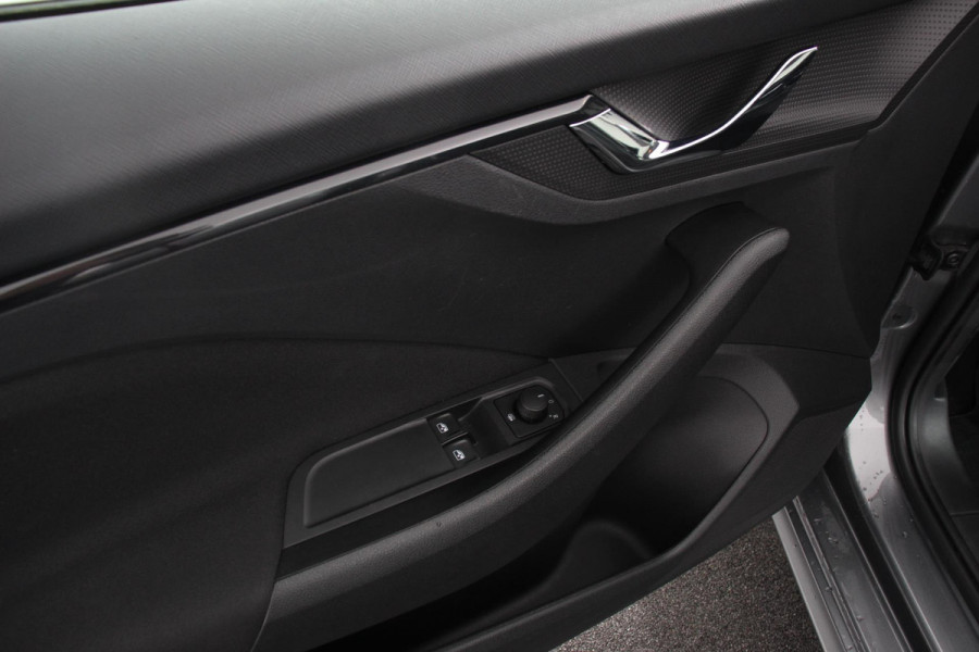 Škoda Kamiq 1.0 TSI DSG Ambition Adaptive Cruise Control Trekhaak DAB Stoelverwarming Apple Carplay/Android Auto Lichtmetalen Velgen