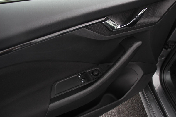 Škoda Kamiq 1.0 TSI DSG Ambition Adaptive Cruise Control Trekhaak DAB Stoelverwarming Apple Carplay/Android Auto Lichtmetalen Velgen