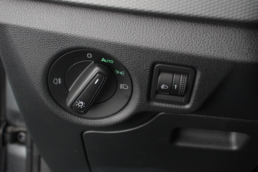 Škoda Kamiq 1.0 TSI DSG Ambition Adaptive Cruise Control Trekhaak DAB Stoelverwarming Apple Carplay/Android Auto Lichtmetalen Velgen