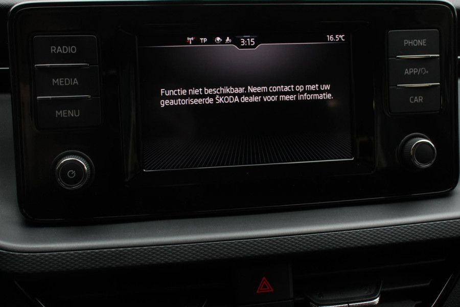 Škoda Kamiq 1.0 TSI DSG Ambition Adaptive Cruise Control Trekhaak DAB Stoelverwarming Apple Carplay/Android Auto Lichtmetalen Velgen