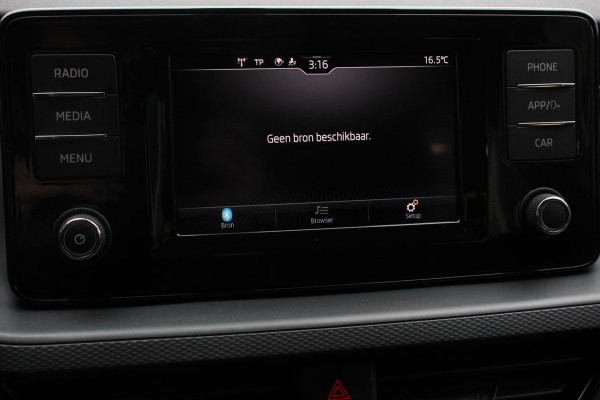 Škoda Kamiq 1.0 TSI DSG Ambition Adaptive Cruise Control Trekhaak DAB Stoelverwarming Apple Carplay/Android Auto Lichtmetalen Velgen