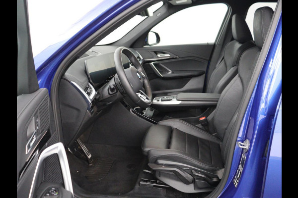 BMW X1 xDrive23i M Sport | Head-Up | Adaptive Cruise | Trekhaak | Leder | 360 camera | Stoelverwarming | Keyless | Adaptief LED | Carplay | Sportstoelen | Live Cockpit Professional | 204pk