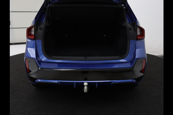BMW X1 xDrive23i M Sport | Head-Up | Adaptive Cruise | Trekhaak | Leder | 360 camera | Stoelverwarming | Keyless | Adaptief LED | Carplay | Sportstoelen | Live Cockpit Professional | 204pk