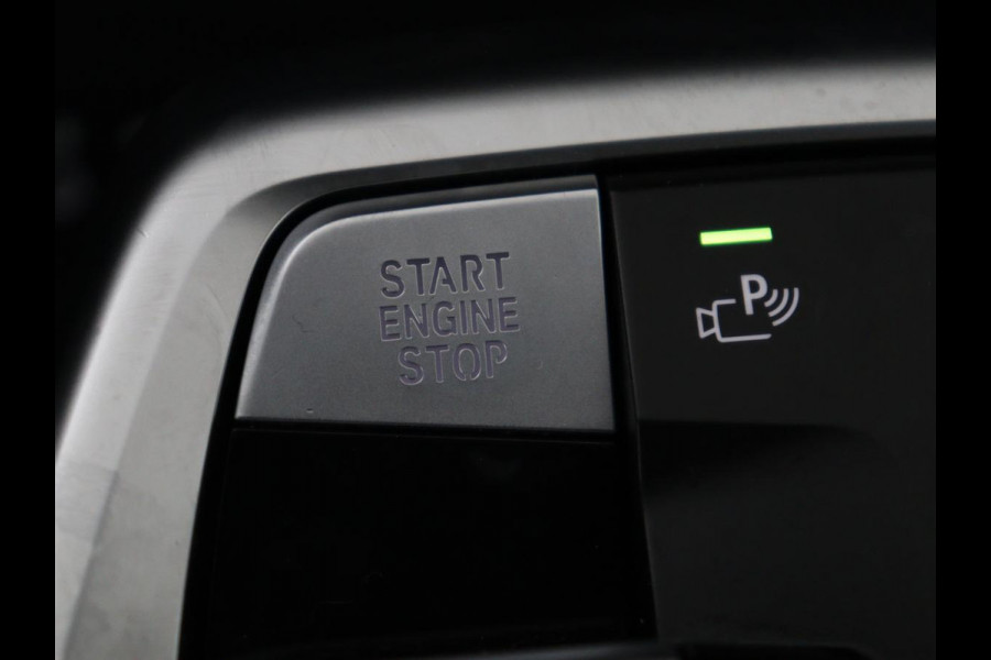 BMW X1 xDrive23i M Sport | Head-Up | Adaptive Cruise | Trekhaak | Leder | 360 camera | Stoelverwarming | Keyless | Adaptief LED | Carplay | Sportstoelen | Live Cockpit Professional | 204pk