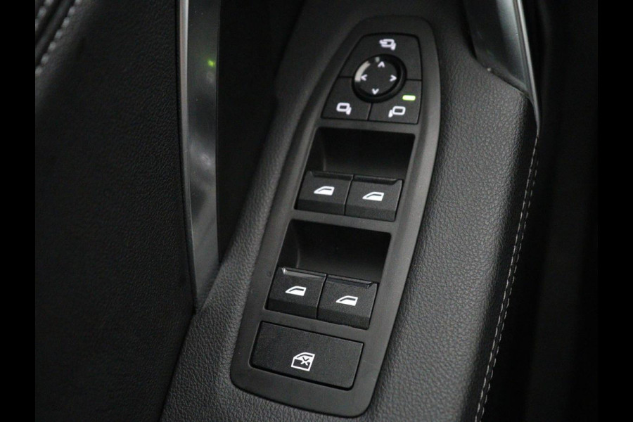 BMW X1 xDrive23i M Sport | Head-Up | Adaptive Cruise | Trekhaak | Leder | 360 camera | Stoelverwarming | Keyless | Adaptief LED | Carplay | Sportstoelen | Live Cockpit Professional | 204pk