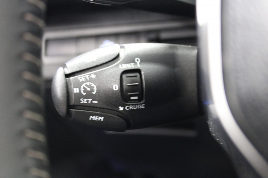 Peugeot 3008 1.2 PureTech Blue Lease Premium