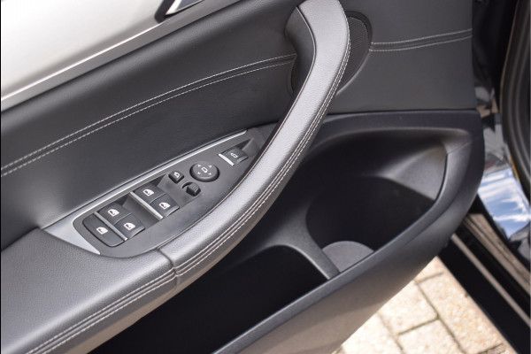 BMW X3 xDrive20i M-Pakket 184 Pk Pano HUD Leder Full Led Sfeer 20 Inch