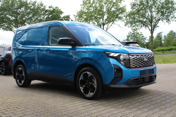 Ford E-Transit Courier Limited 44 kWh | Navigatie | Licht Metalen Velgen | Adaptive Cruise Control | Camera |