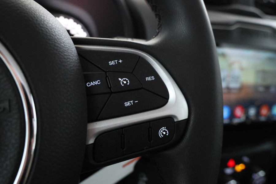 Jeep Renegade 1.6 E-Torq Longitude Panorama, Navigatie, Airco